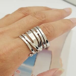 Elegant Silver Band Ring